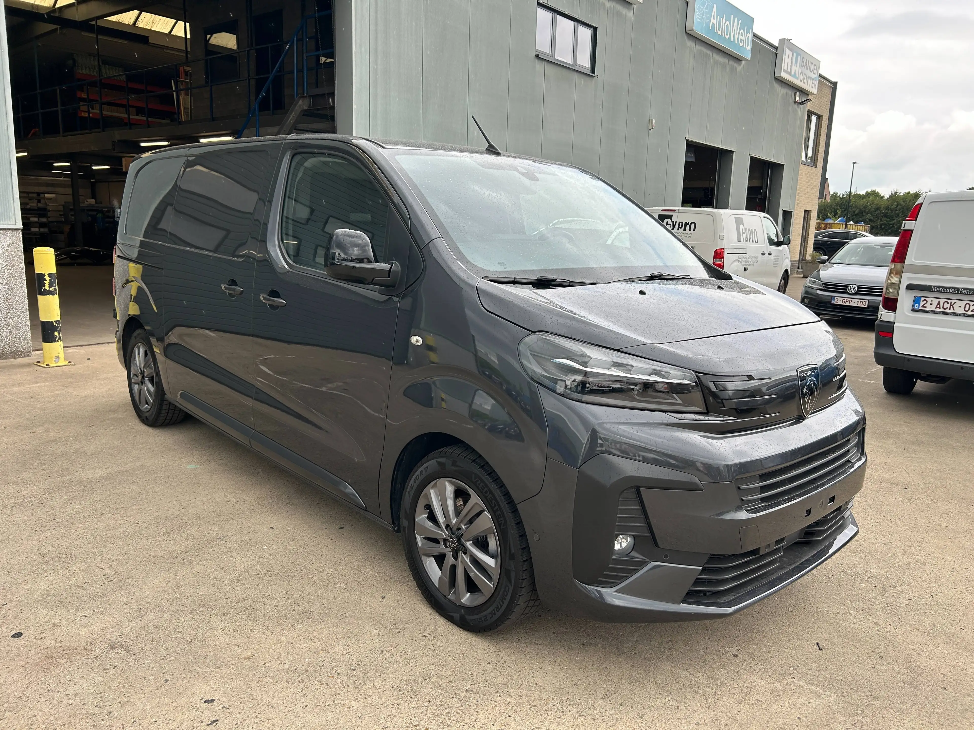 Peugeot Expert 2.0 HDI 130 KW EURO 6 LUXE UITVOERING ZIE FOTO'S — photo 2