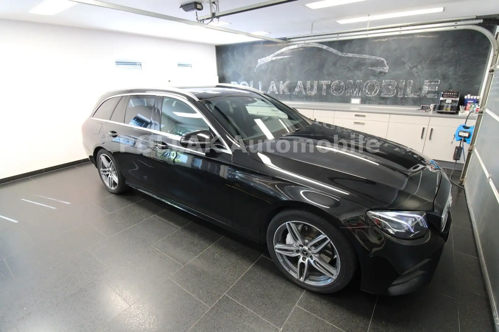 Mercedes-Benz E 220 d T*LED*LEDER*NAVI*AMG*GRA*MFL*360´*PANO* Noir - 2