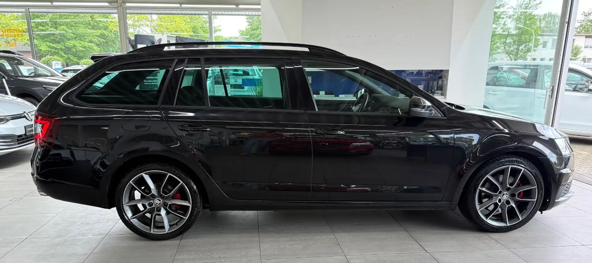 Skoda Octavia *Combi*RS Sport*4x4*Navi*ACC*DCC*APP-CON* Black - 2
