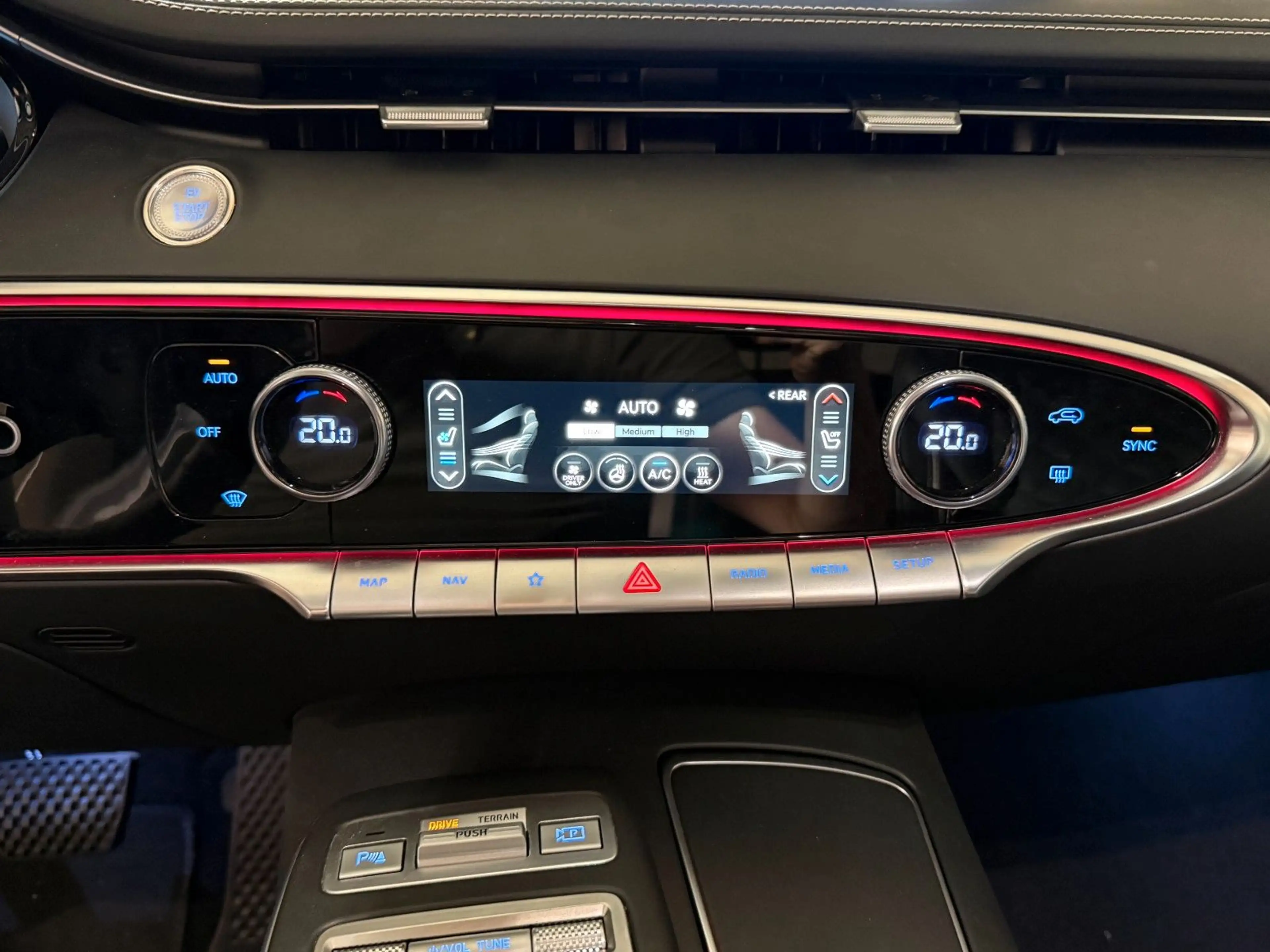 Genesis GV70 Sport Electrified 4WD °NAPPA° — photo 9