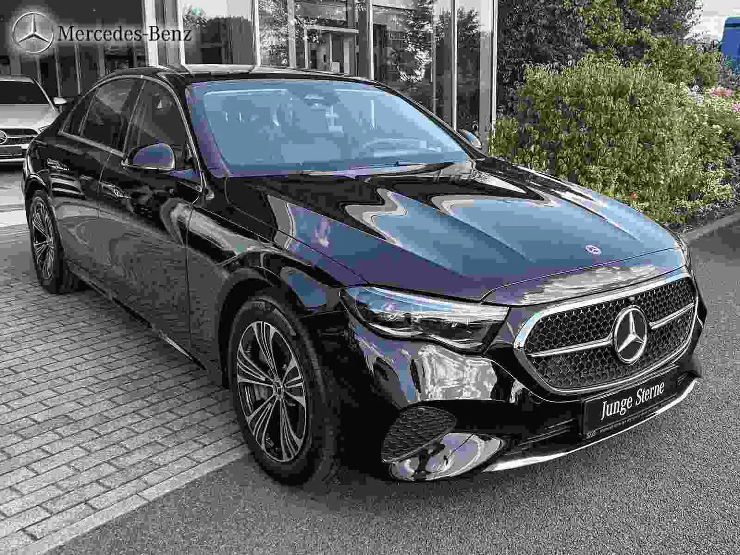 Mercedes-Benz E 450 d 4M Limousine Avantgarde MBUX+360°+18 Zwart - 2