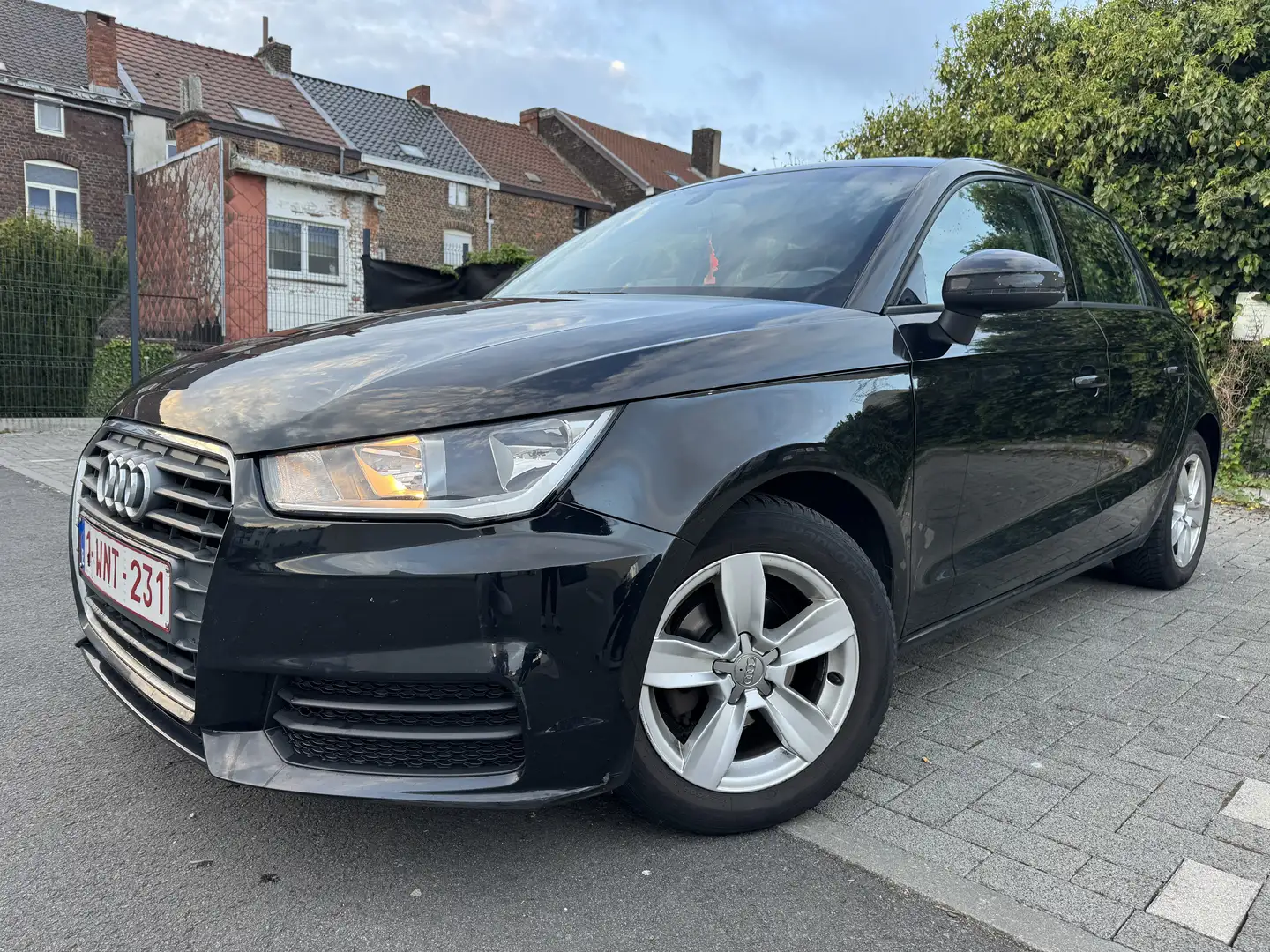Audi A1 Sportback 1.4 TDi//GPS//CLIM//CAPTEUR ARRIERE Zwart - 1