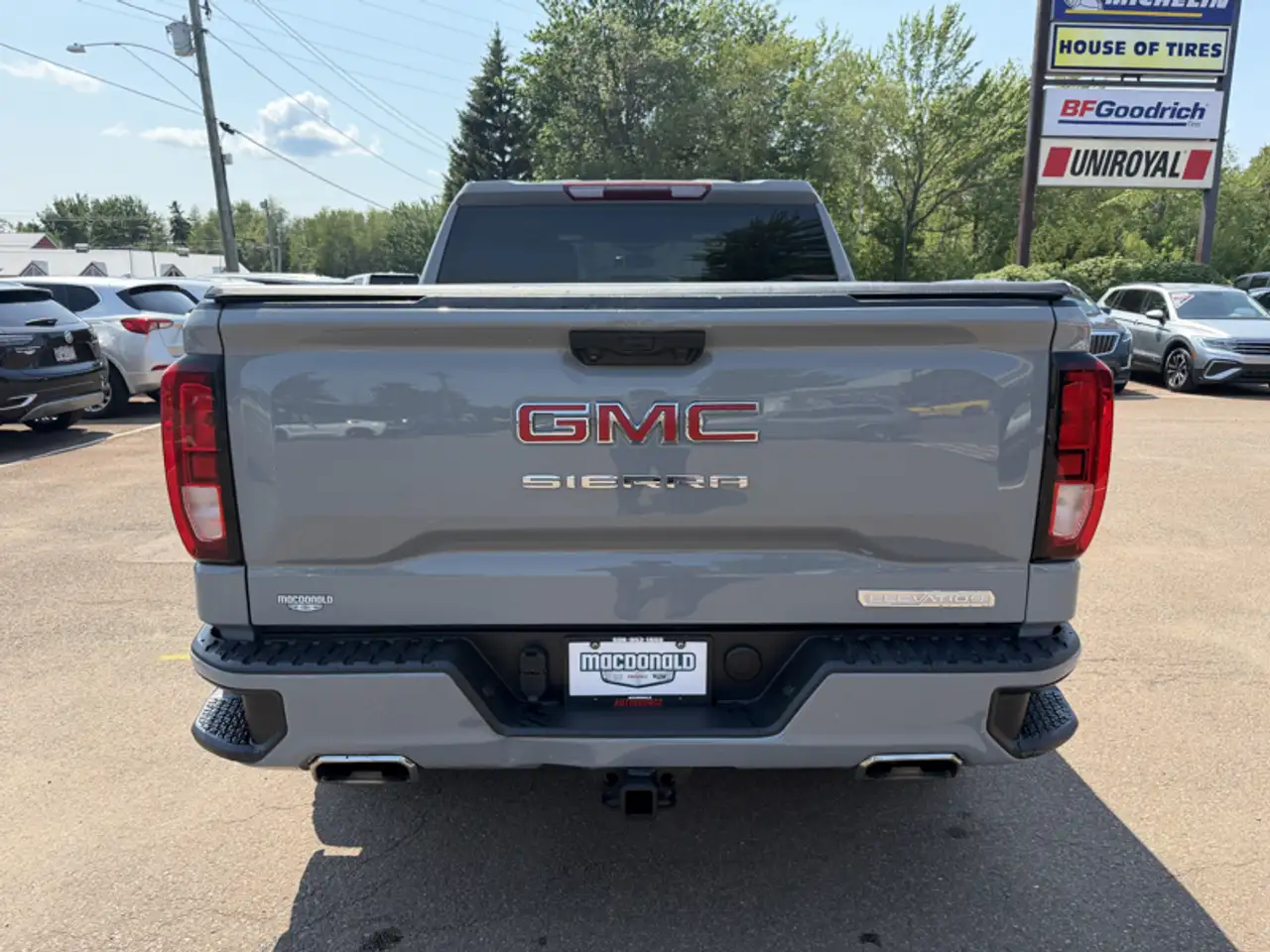GMC Sierra 1500 снимка GMC Sierra 1500