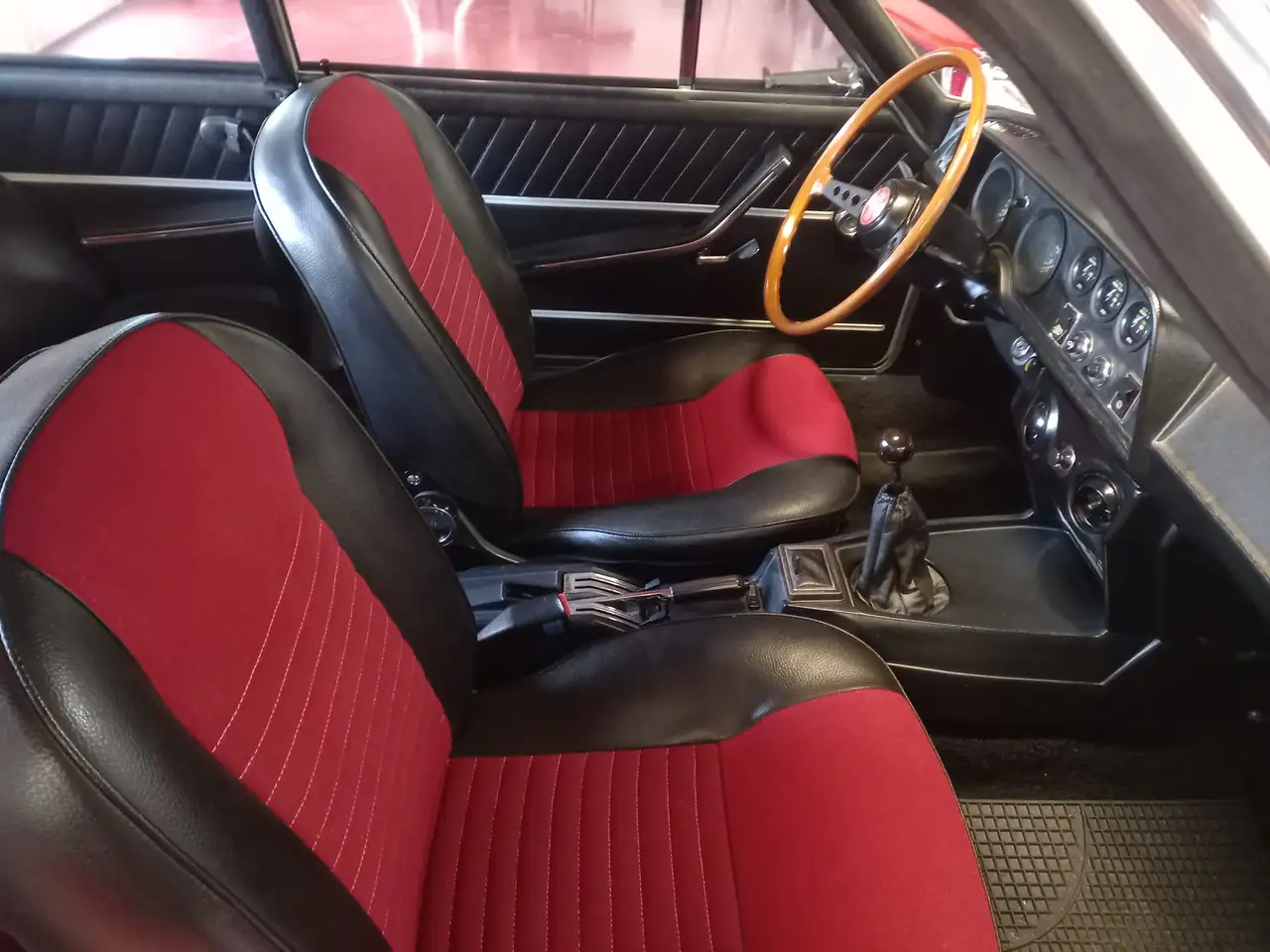 Fiat 124 Coupè 1.4 Sport, foto 7