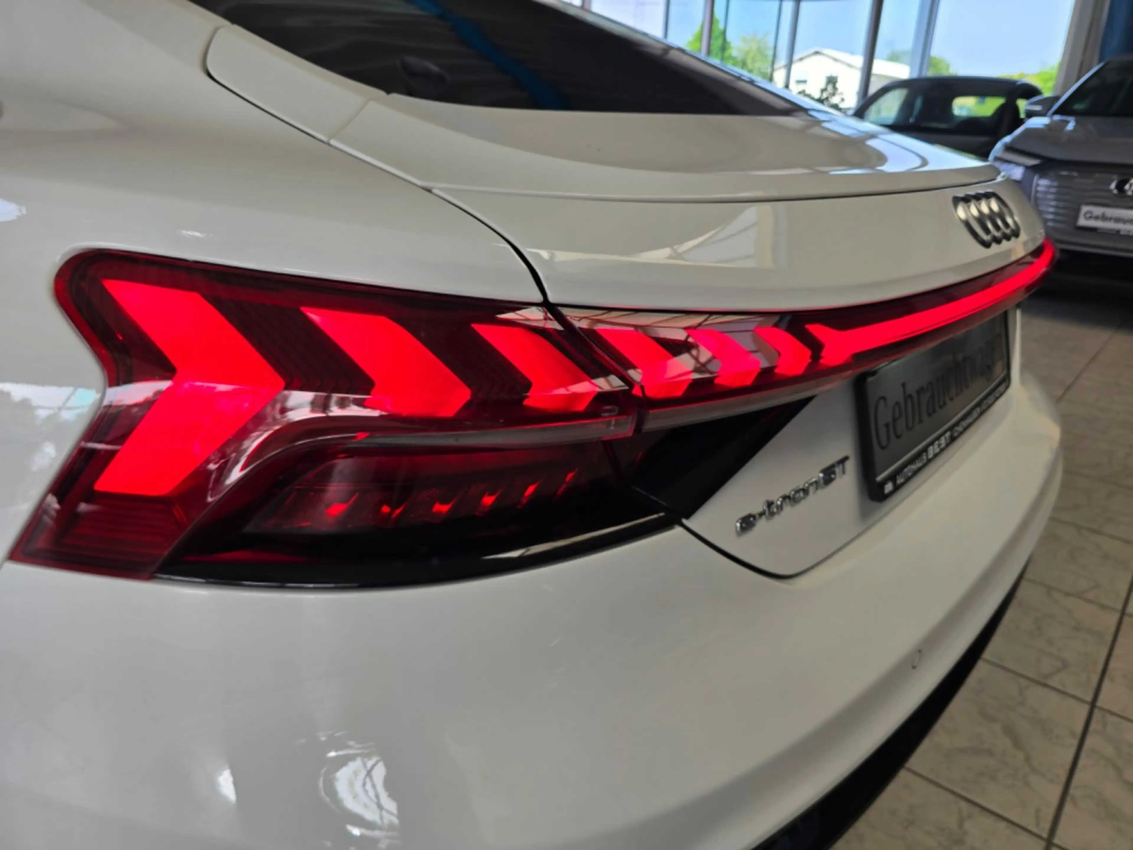 Audi e-tron GT quattro PANO B&O SOUND AMBIENTAL 20" — photo 10