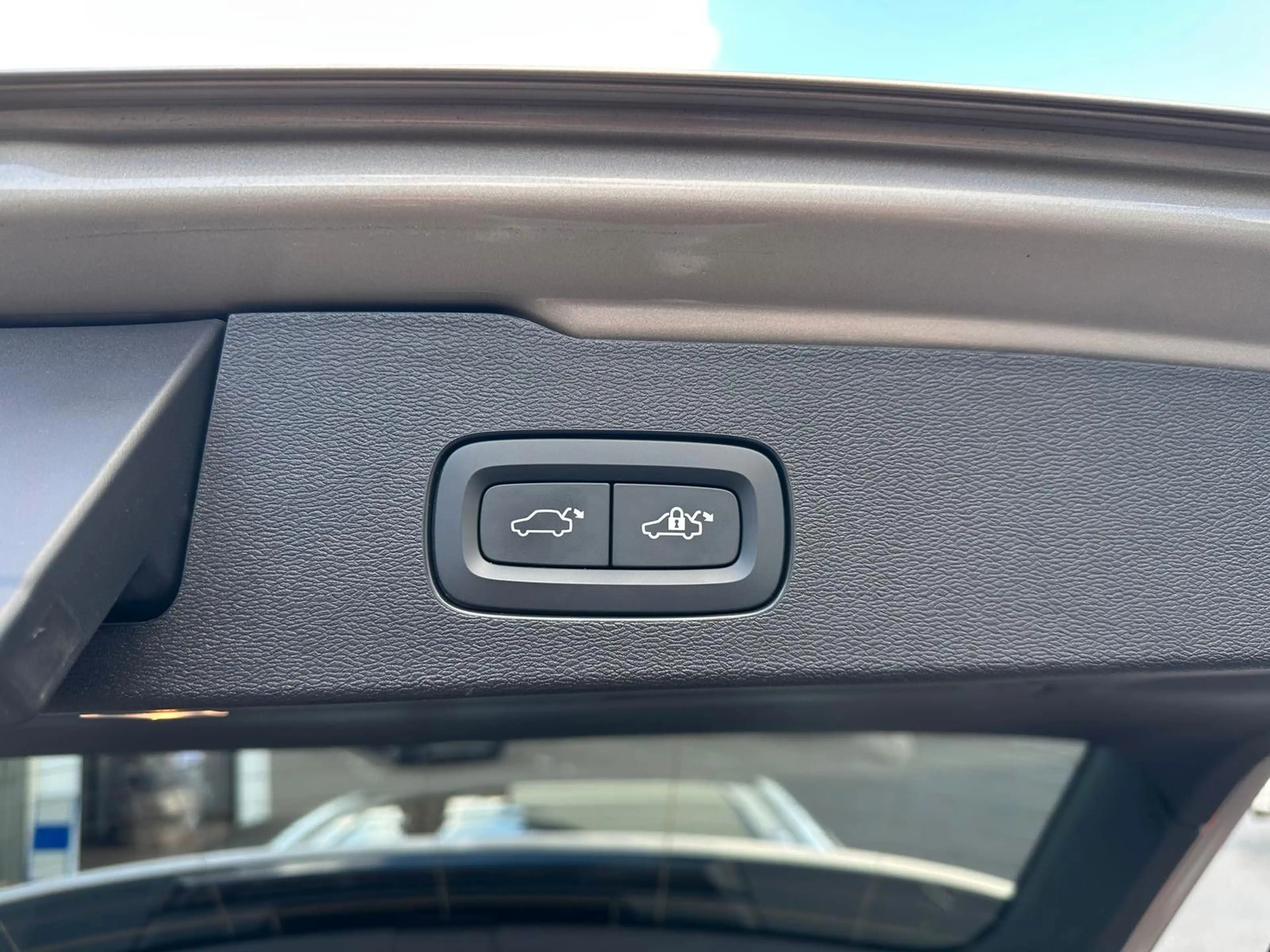 Volvo V60 Cross Country B4 AWD Ultimate,Pano,360°,20'',Standh. — photo 10