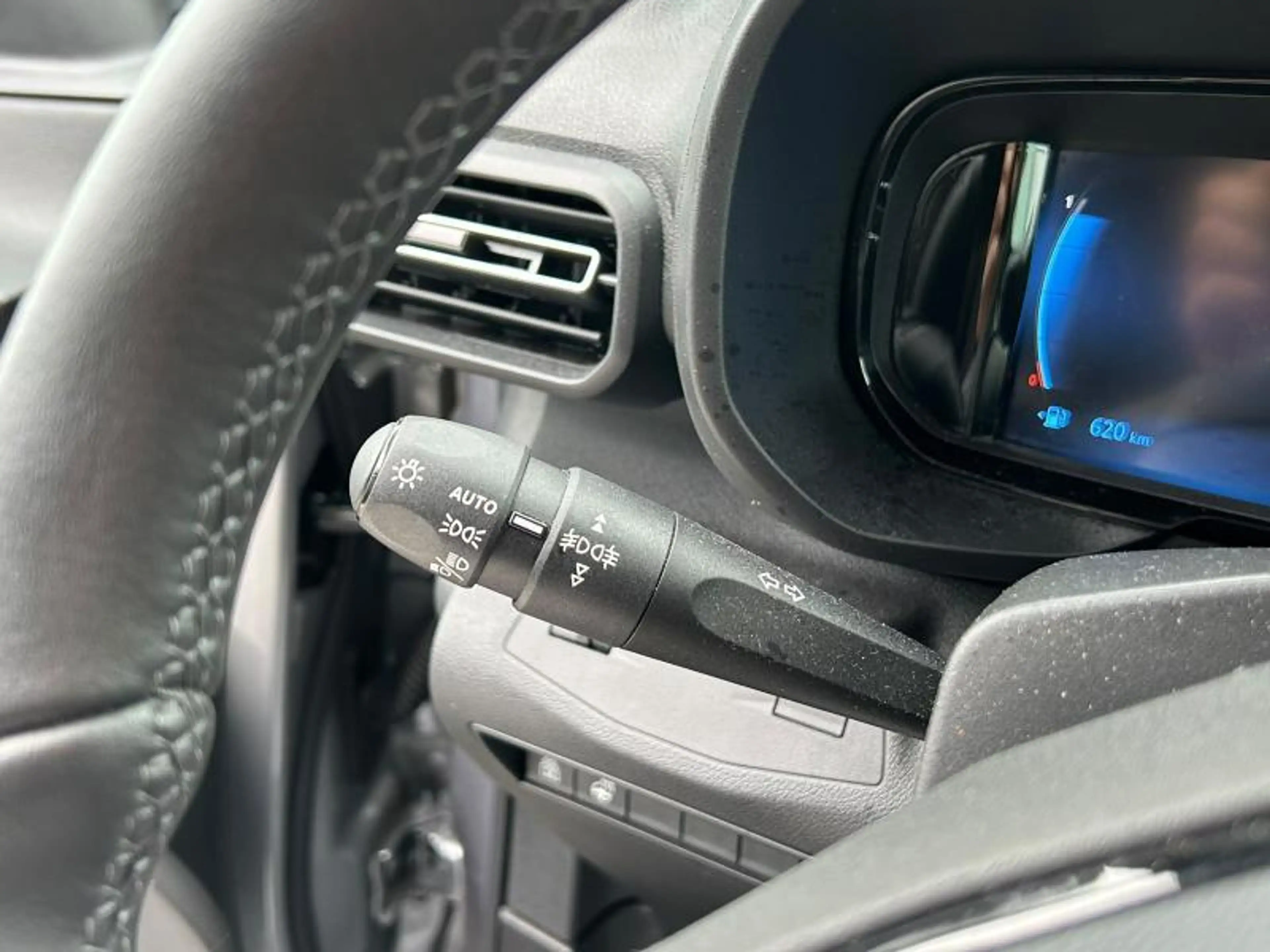 Toyota Verso 1.2B MT LWB FAMILY — photo 12