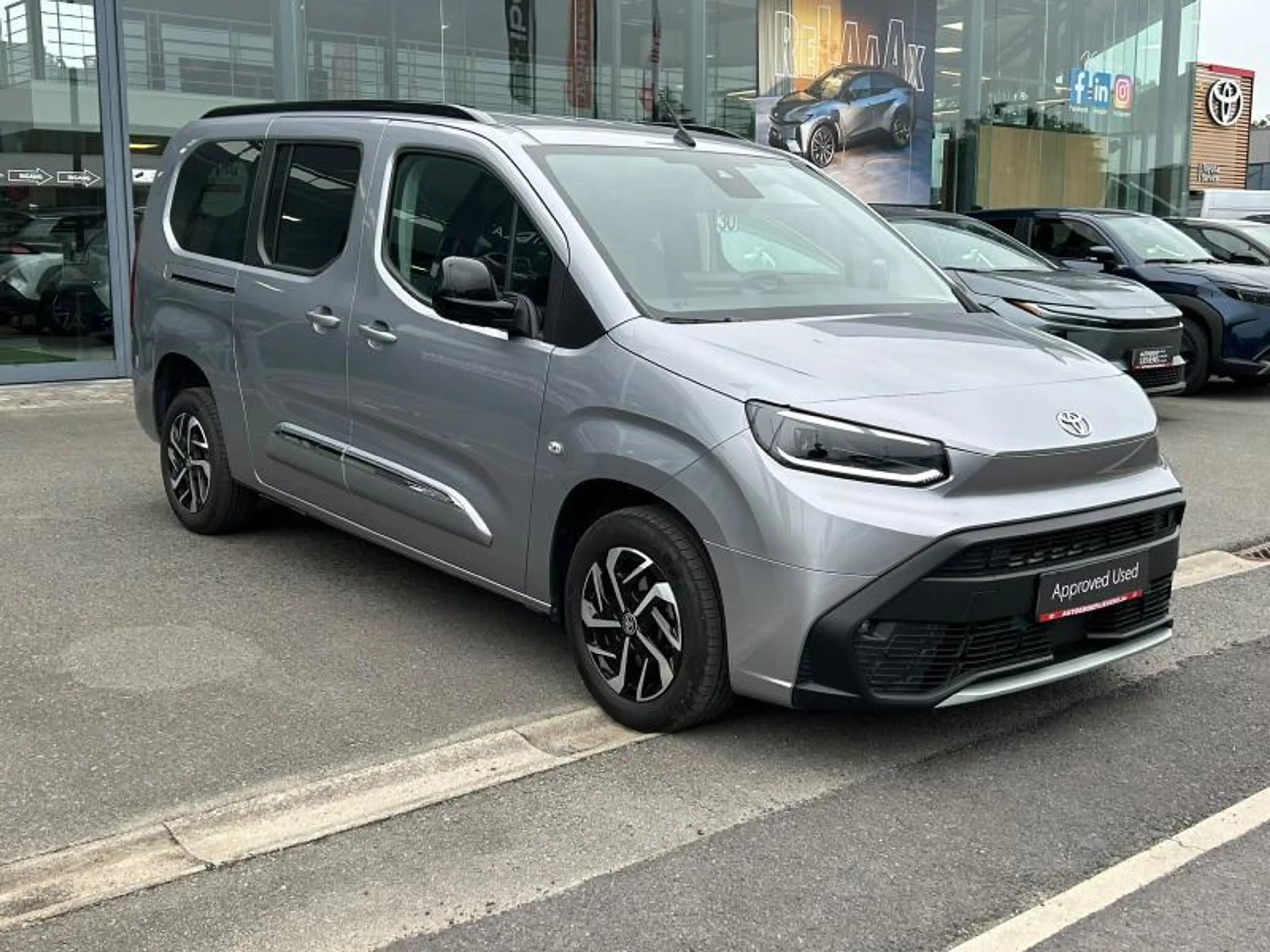 Toyota Verso 1.2B MT LWB FAMILY — photo 3