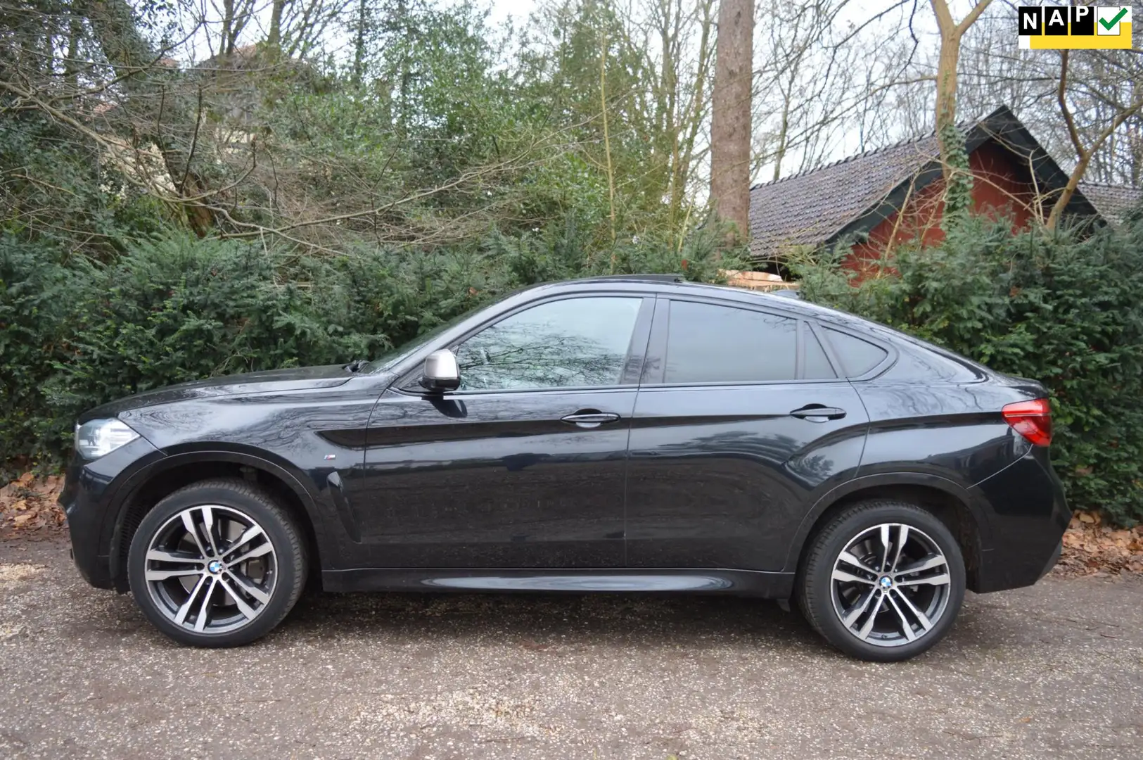 BMW X6 M50d schuifdak/half-leer Fekete - 1