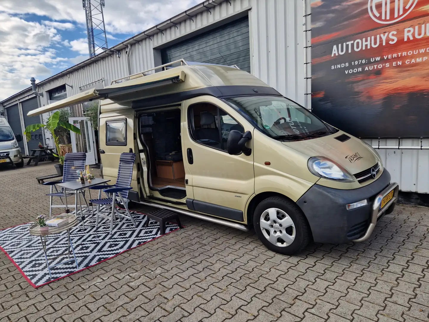 Pössl VIVARO 1.9DTI 2.9T L2H2 fabrieksafwerking 4 g Oro - 2