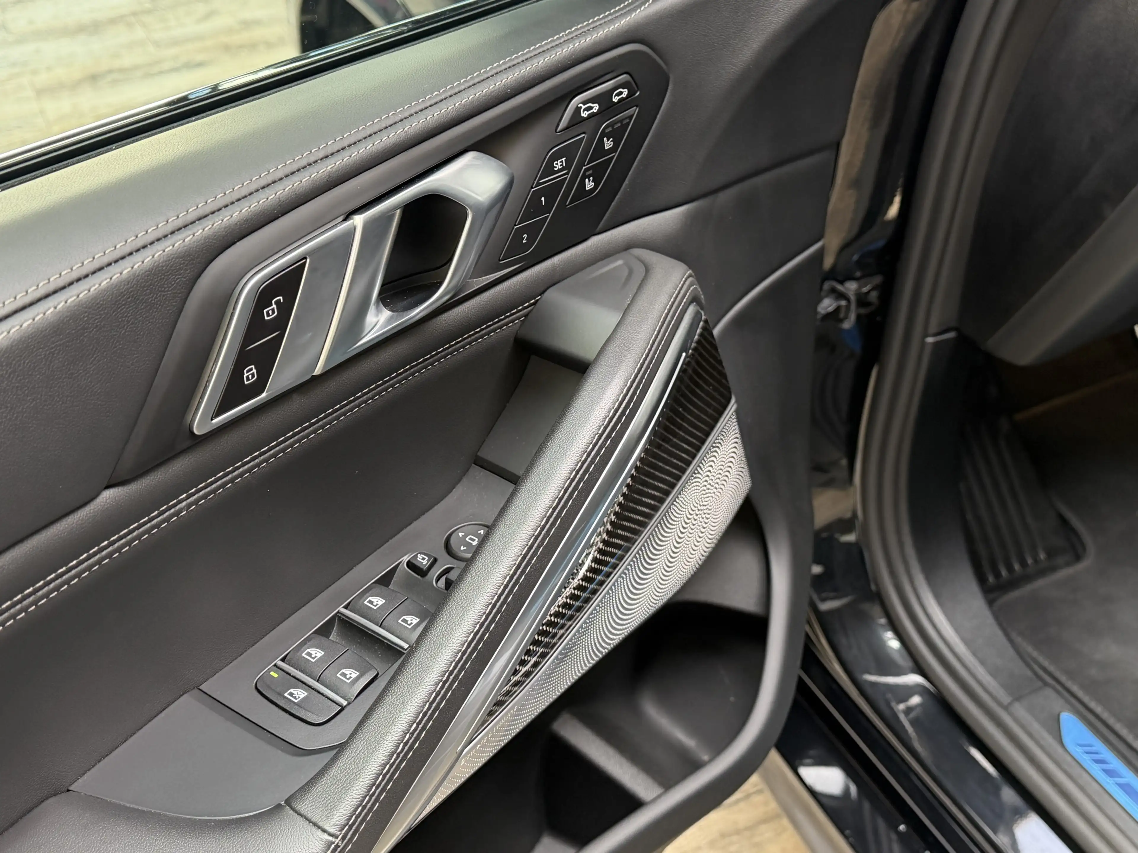 BMW X6 xDr40d M Sport Pro Luft AHK 22Zoll B&W UPE142 — photo 15