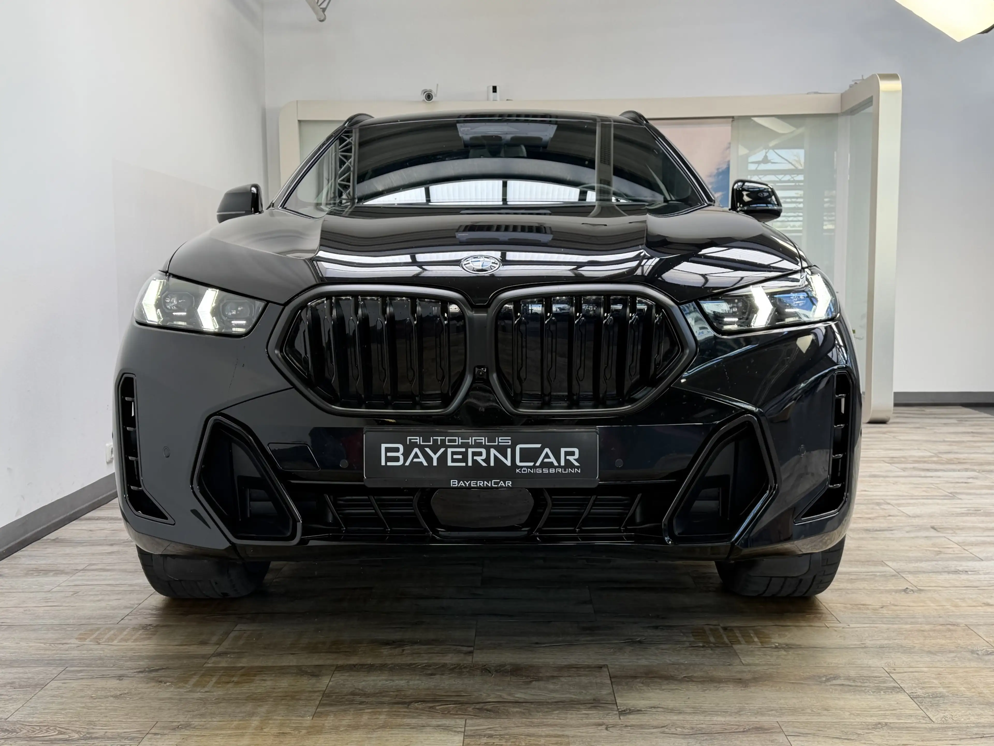BMW X6 xDr40d M Sport Pro Luft AHK 22Zoll B&W UPE142 — photo 2