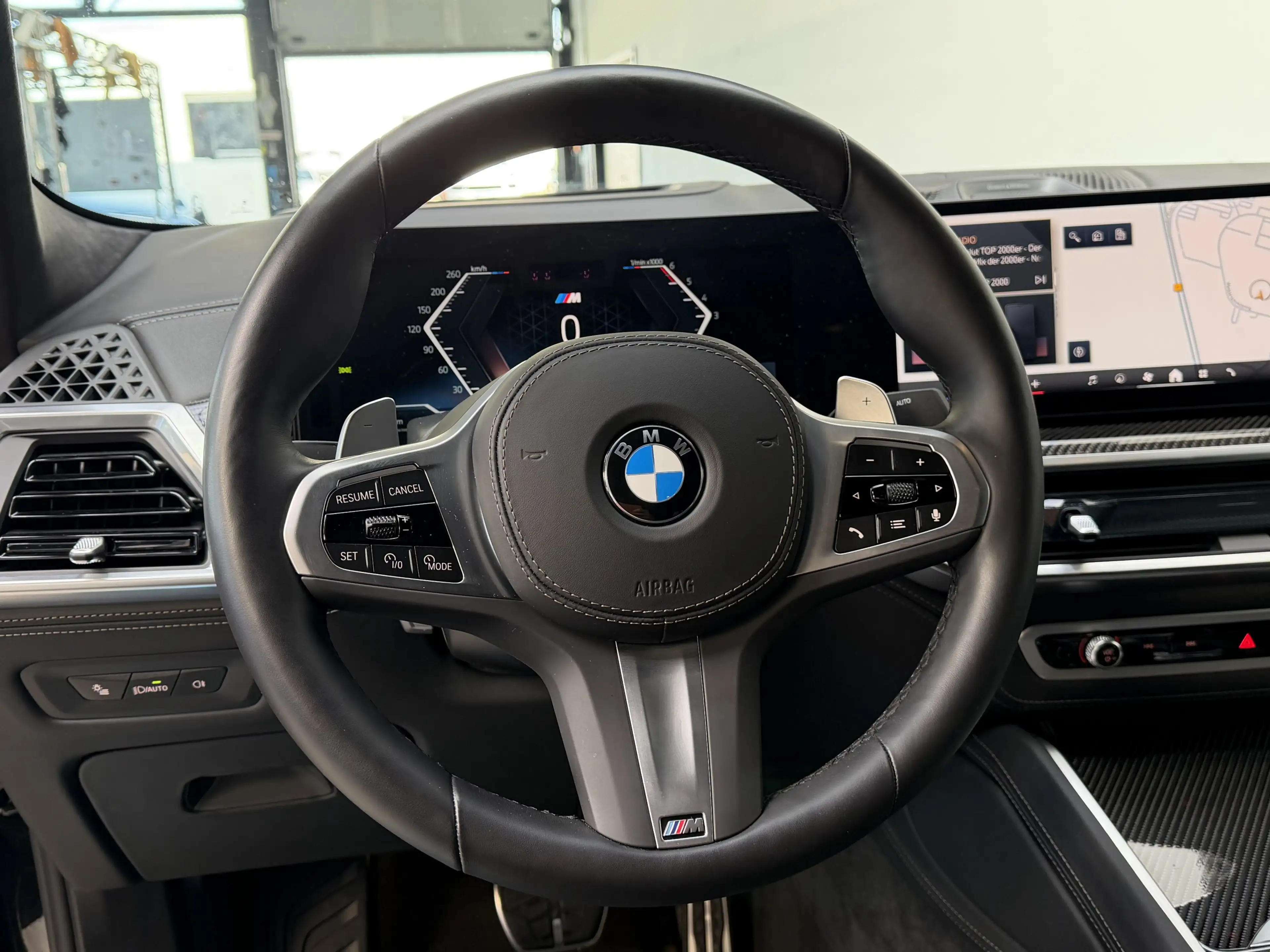 BMW X6 xDr40d M Sport Pro Luft AHK 22Zoll B&W UPE142 — photo 8