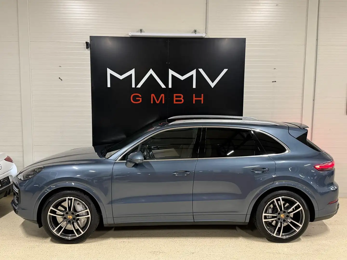 Porsche Cayenne Turbo III Top Ausstattung Porsche Approved Tausch Blau - 2