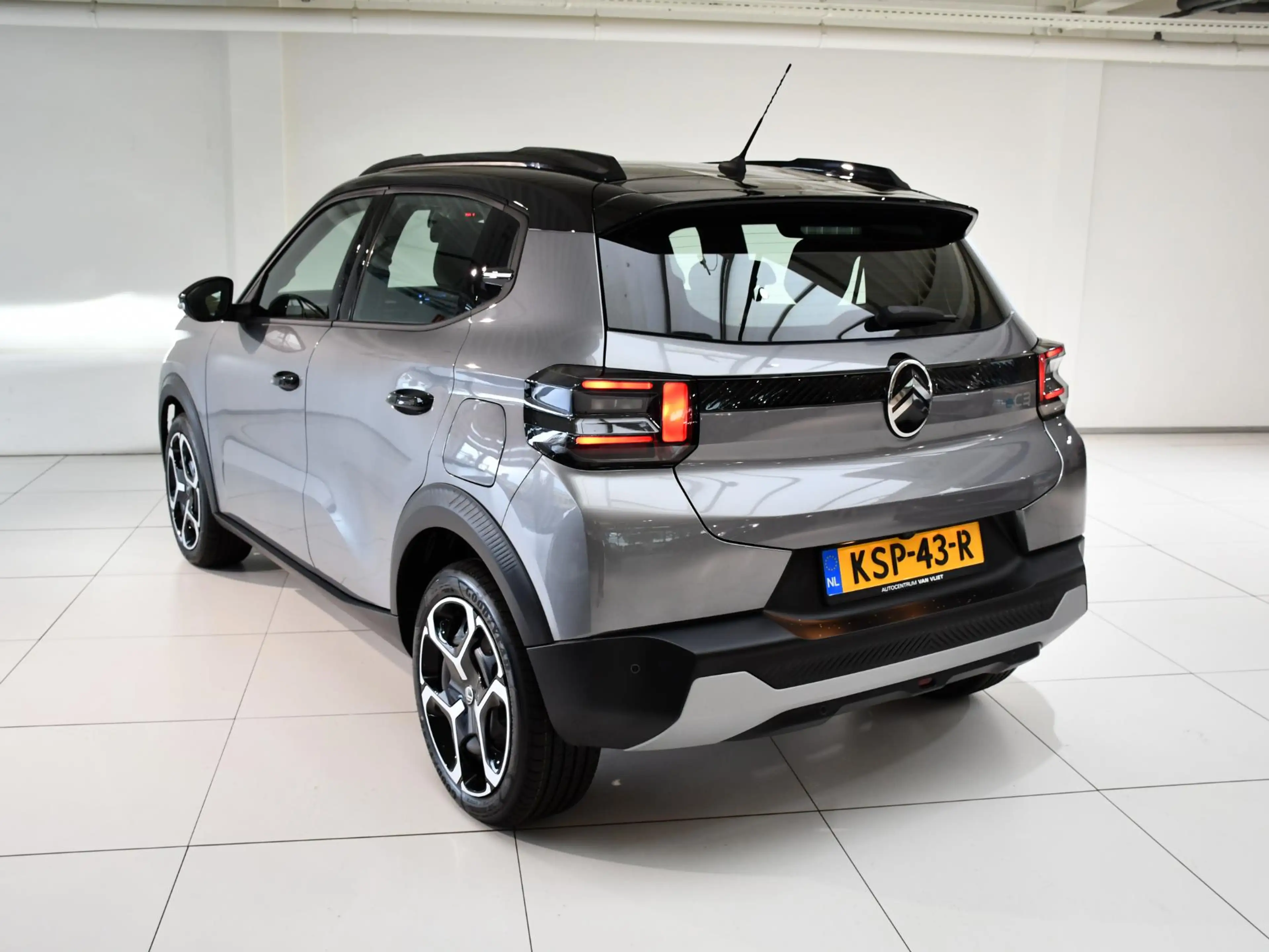 Citroen E-C3 Plus 113pk Comfort Range 44 kWh Leverbaar december — photo 2