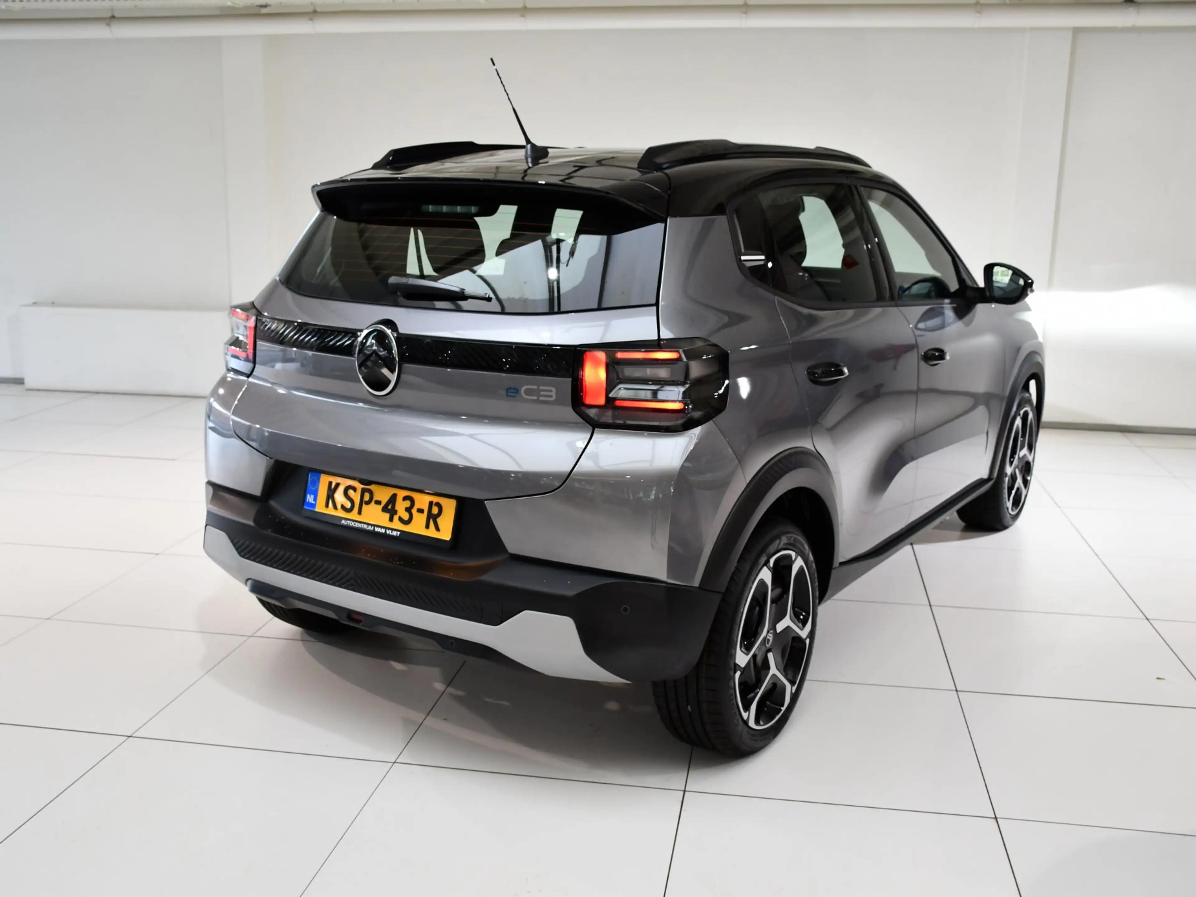 Citroen E-C3 Plus 113pk Comfort Range 44 kWh Leverbaar december — photo 3