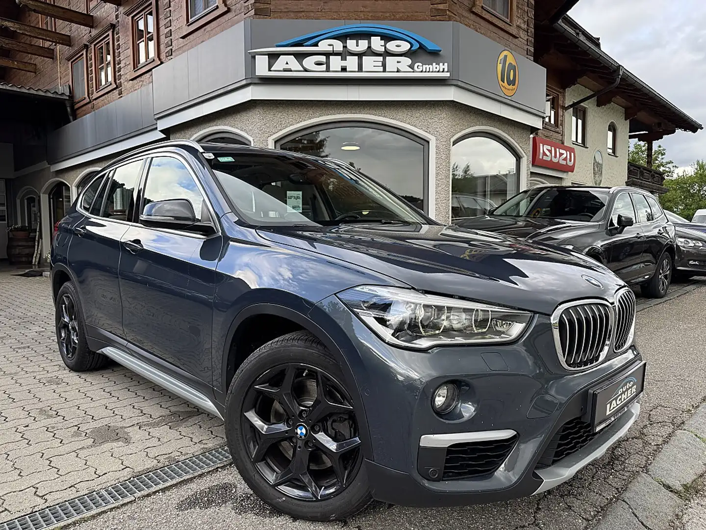 BMW X1 xDrive 20d xLine Aut. Grau - 1