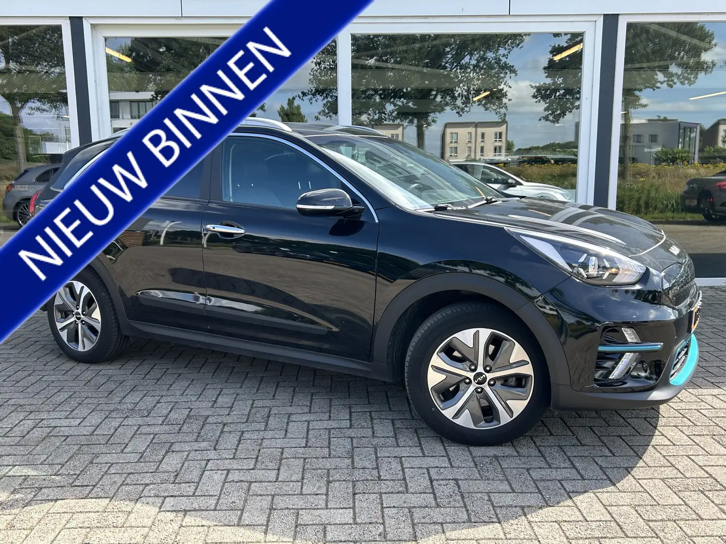 Kia e-Niro ExecutiveLine 64 kWh 50% deal 9.975,- ACTIE Stoel Zwart - 1