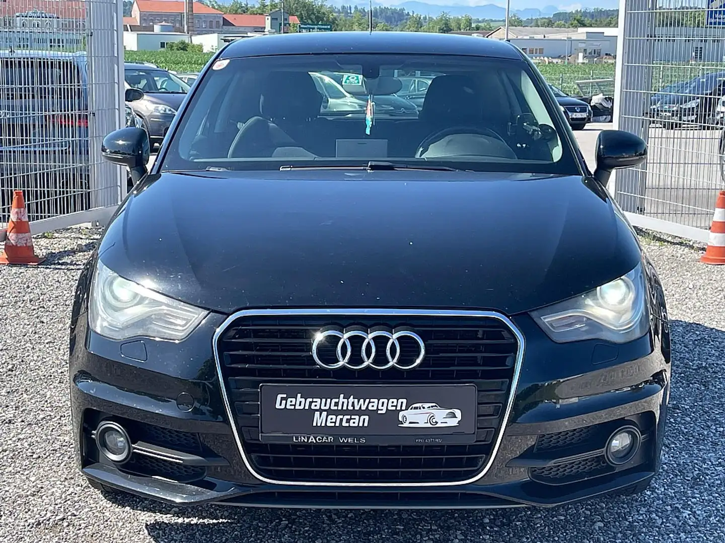 Audi A1 1,2 TFSI Beauty&Beast Noir - 2