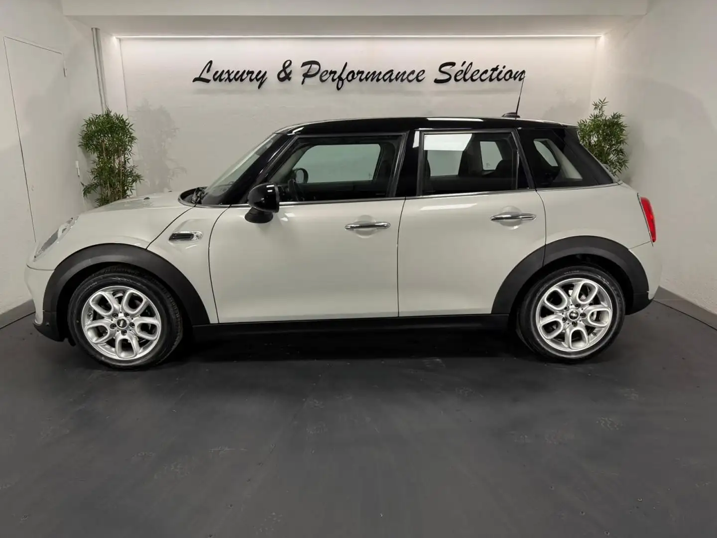 MINI Cooper D 5 PORTES COOPER D 116ch AUTO - EXCELLENT ETAT - REVISEE - 4 PNEUS NEUFS Plateado - 2