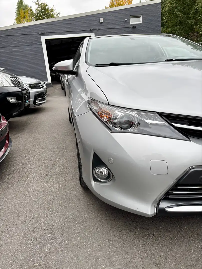 Toyota Auris Auris HEV 1.8i HSD CVT Belgian car + Car-pass Gris - 2