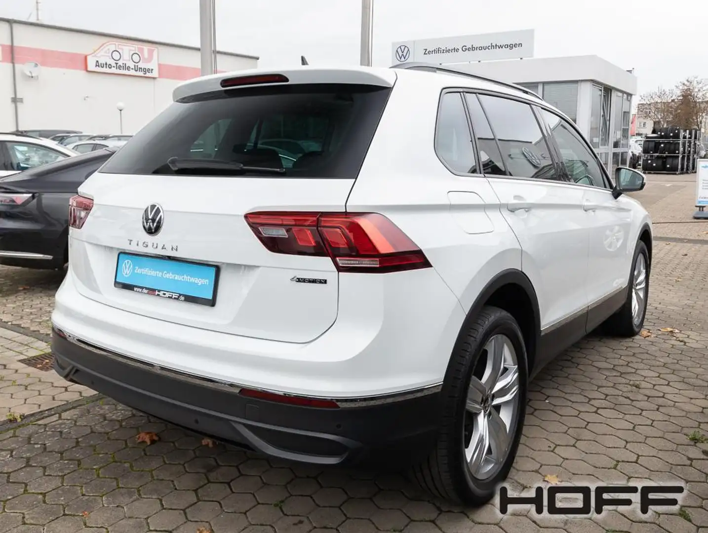 Volkswagen Tiguan 2.0 TSI DSG 4M Life AHK Pano Standheiz. Kamera Nav Wit - 2