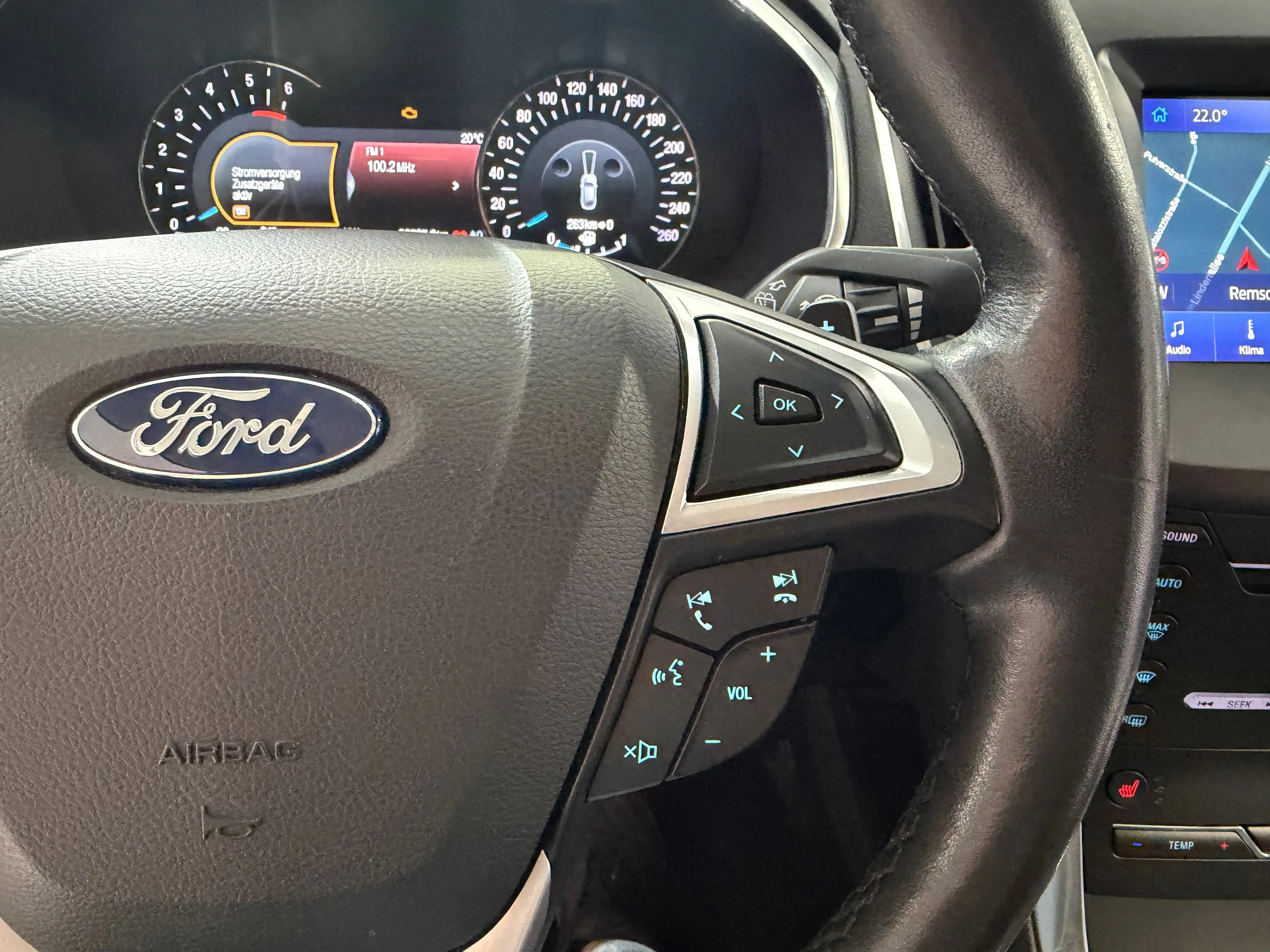 Ford S-Max Titanium AWD/NAVI/CARPLAY/AHK/PANORAMA/SITZHEIZUNG/UVM — photo 7