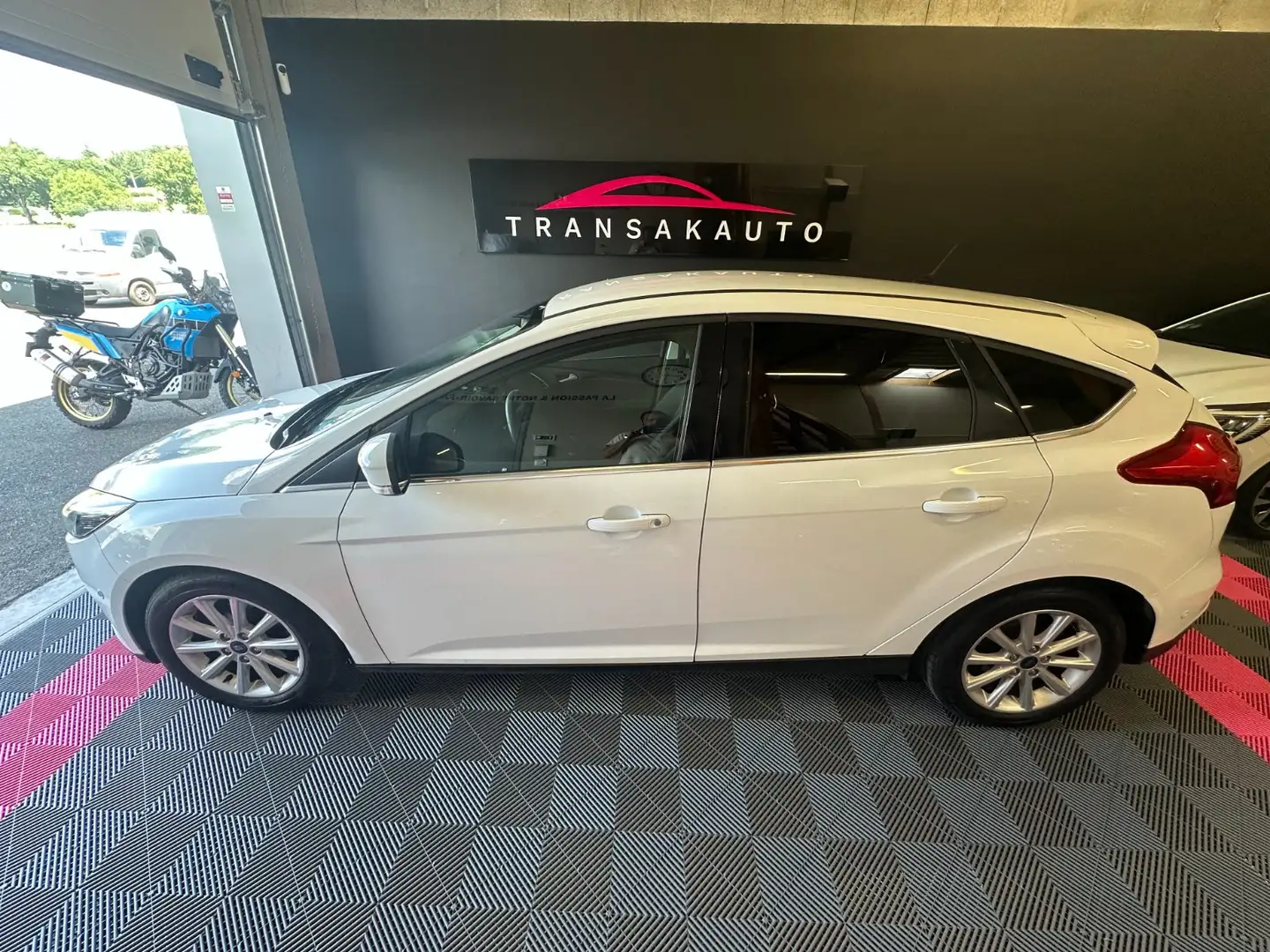 Ford Focus Titanium Blanc - 2