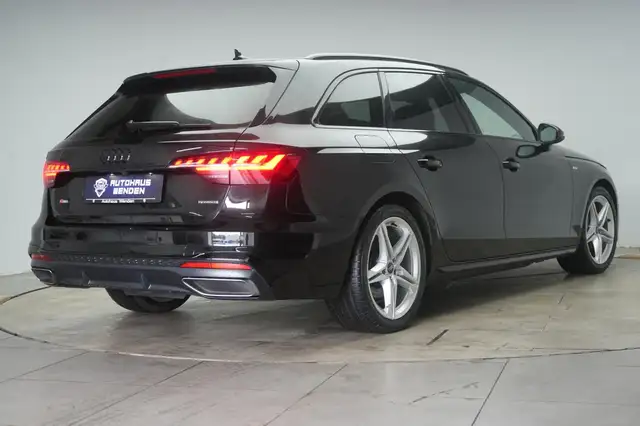 Audi A4 view 4