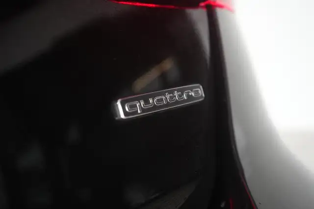 Audi A4 view 14