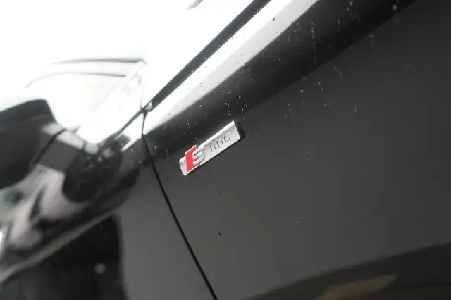 Audi A4 view 12