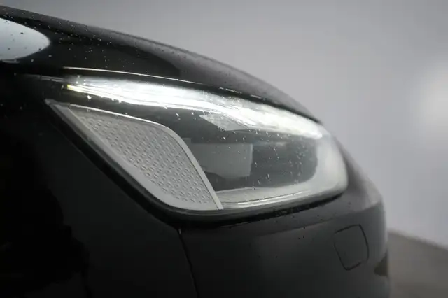 Audi A4 view 15