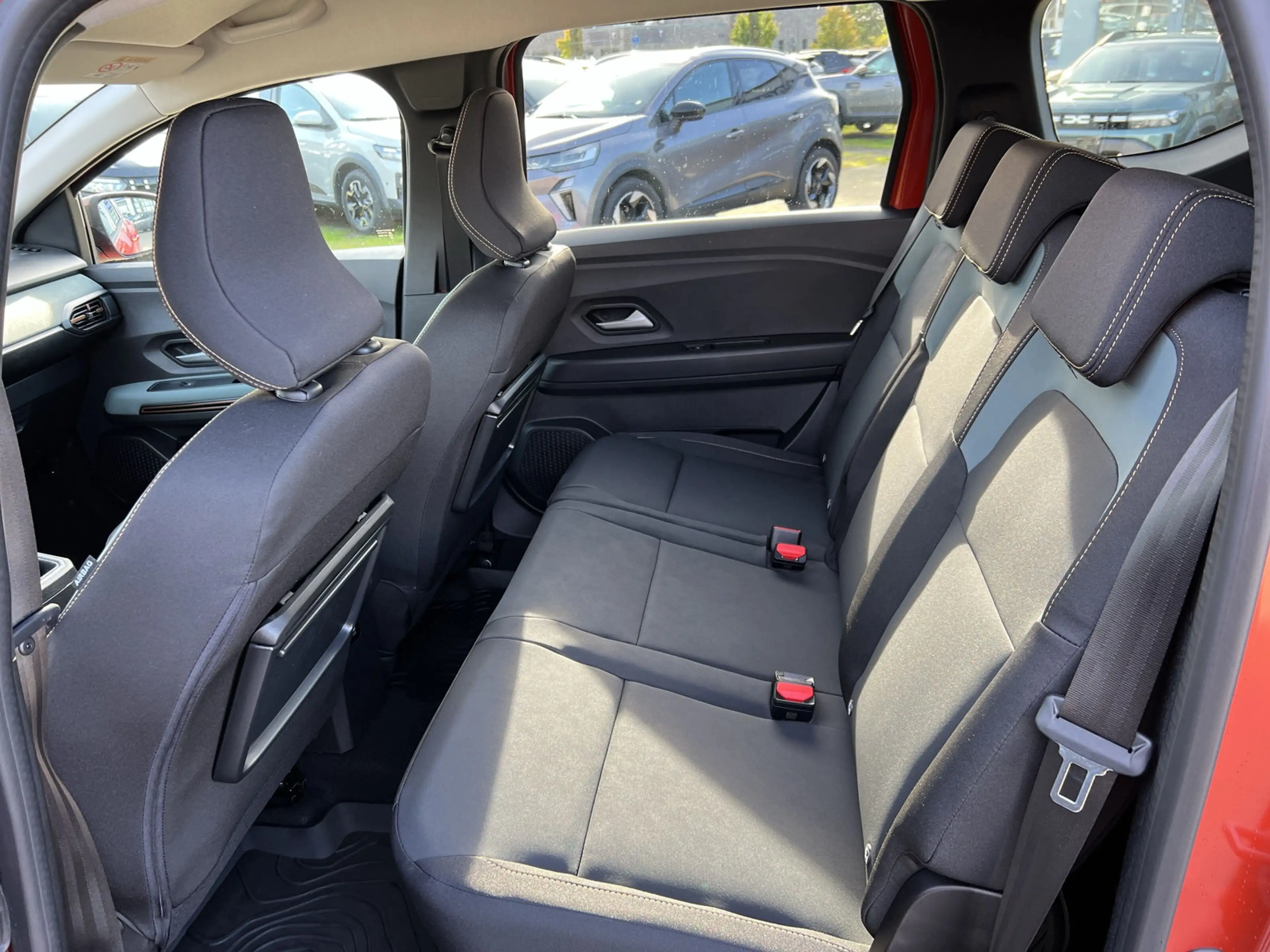 Dacia Jogger TCe 110 Extreme 7-S SHZ+LKHZ+LED — photo 10