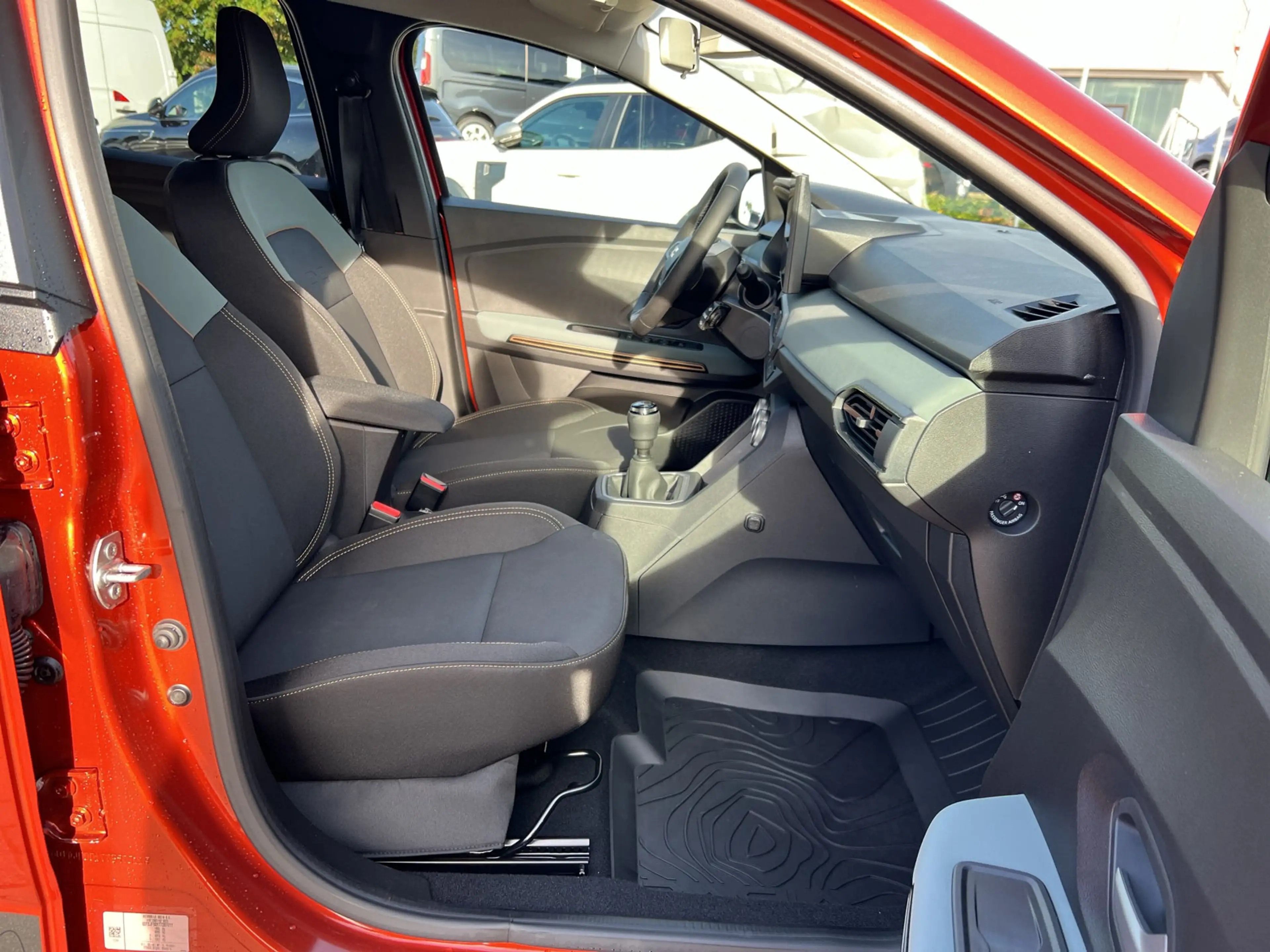 Dacia Jogger TCe 110 Extreme 7-S SHZ+LKHZ+LED — photo 9
