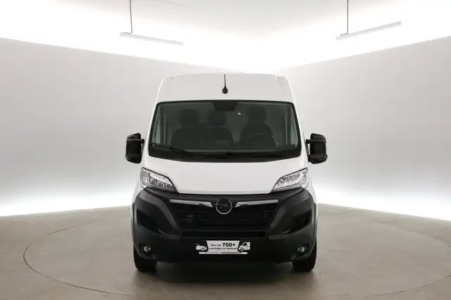 Opel Movano view 7