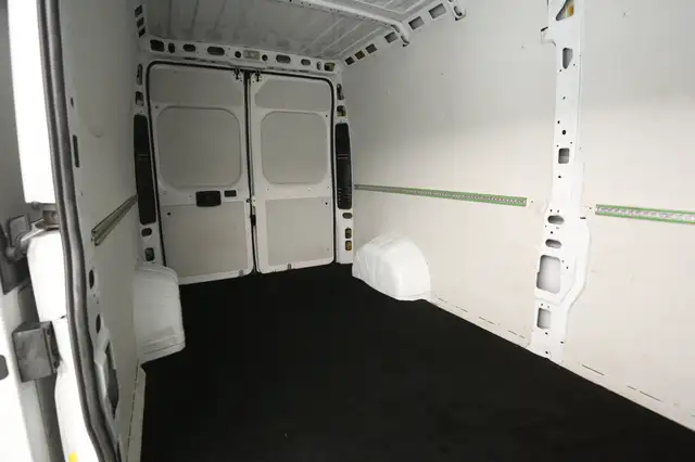 Opel Movano view 24