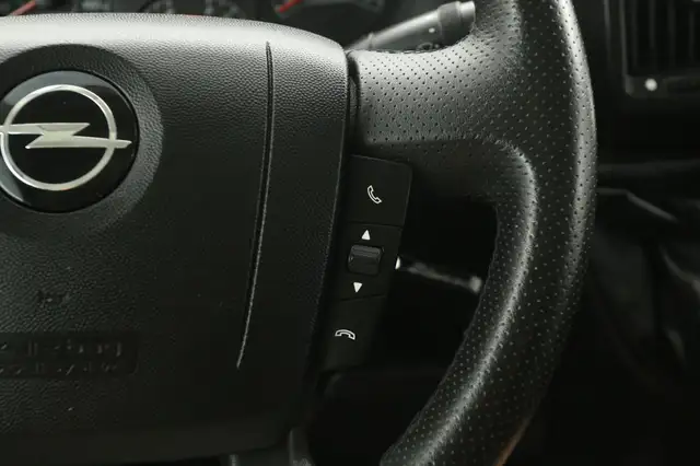 Opel Movano view 16