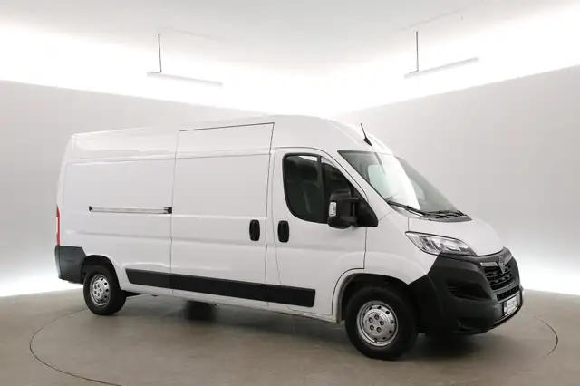 Opel Movano view 6