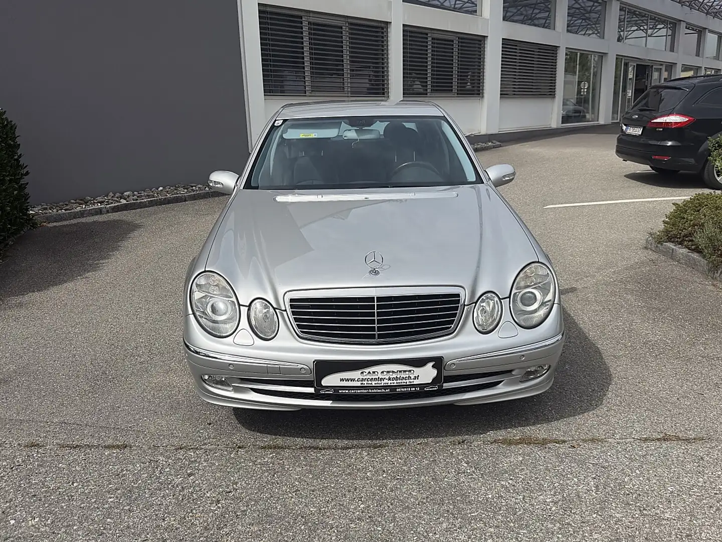 Mercedes-Benz E 200 Avantgarde CDI Aut. Silber - 2