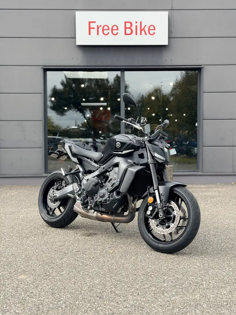 Yamaha MT-09 Noir - 1