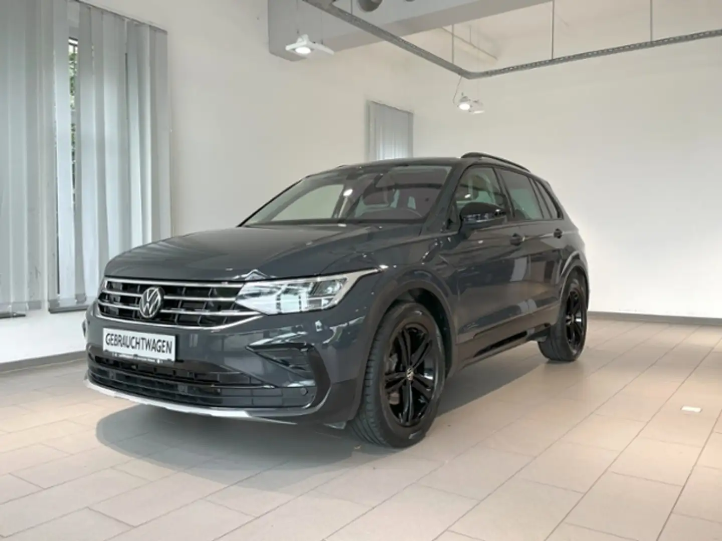 Volkswagen Tiguan 2.0 TDI Urban Sport 4x4 +AHK+NAVI Gris - 2