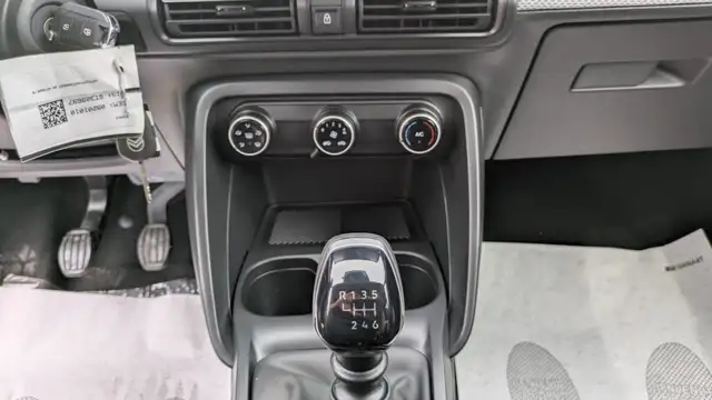 Citroen C3 view 11