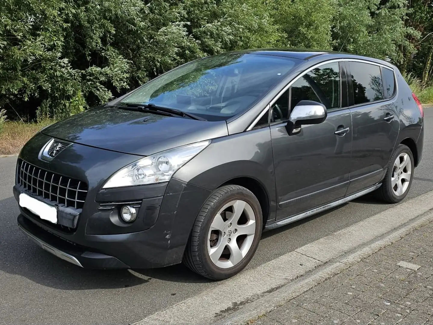 Peugeot 3008 3008 HDi FAP 110 EGS6 Platinum Grey - 1
