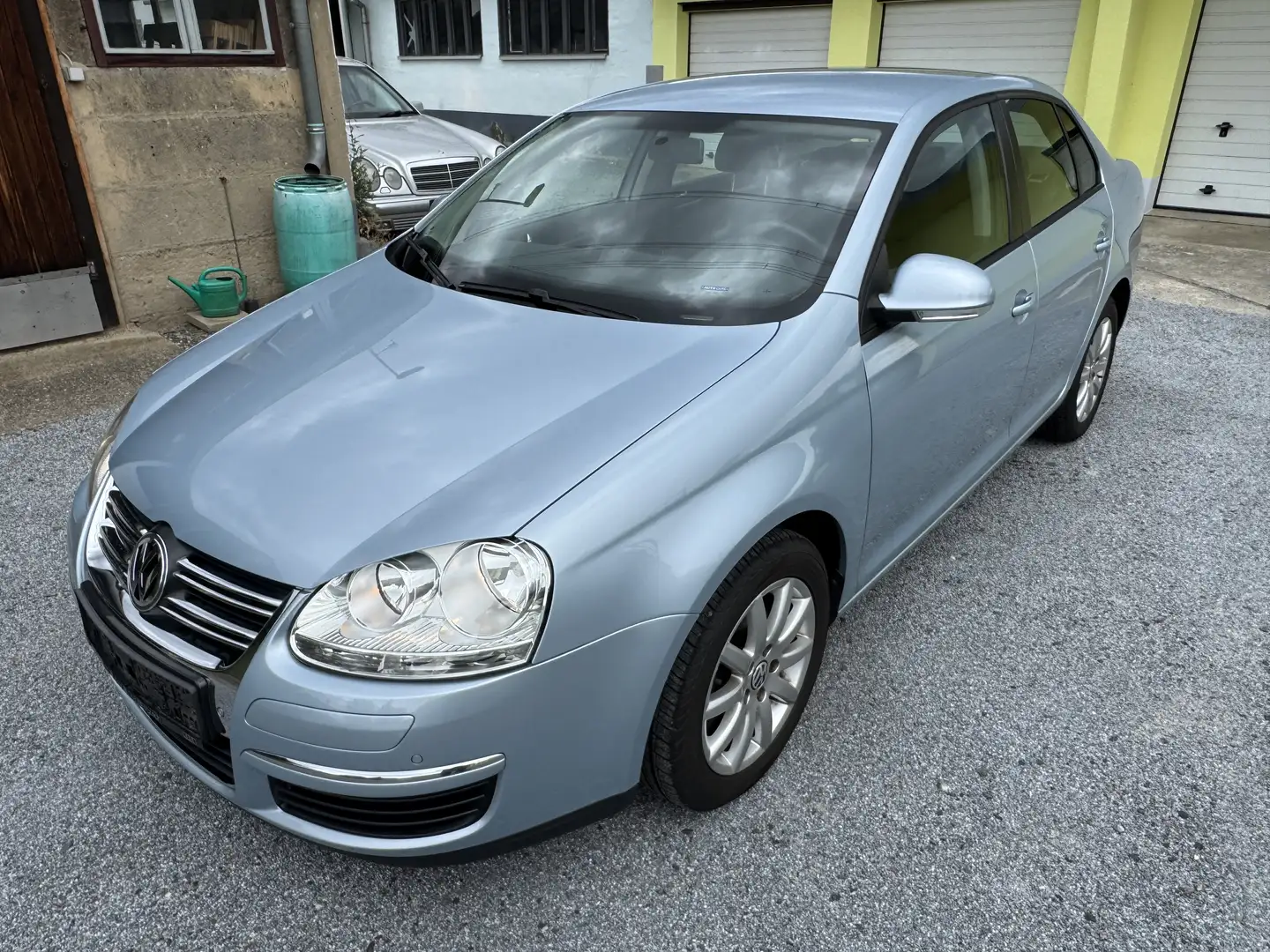 Volkswagen Jetta Freestyle Синій - 1