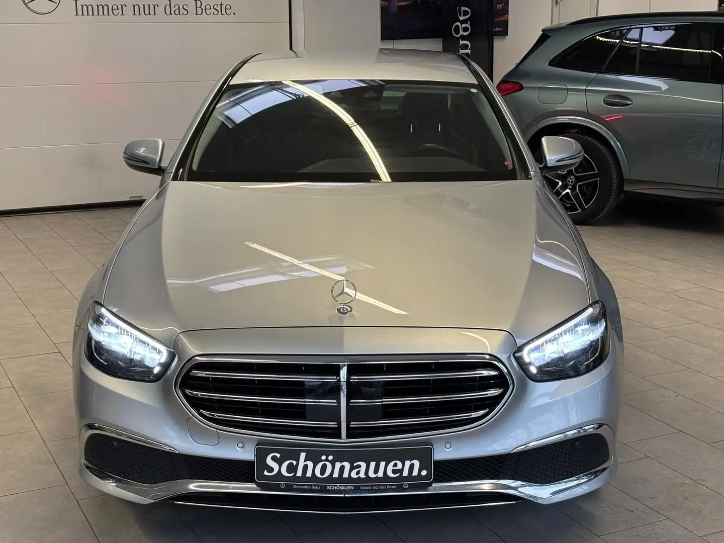 Mercedes-Benz E 220 d 4M Exclusive DISTR+KAMERA+LED+CARPLAY Silber - 2