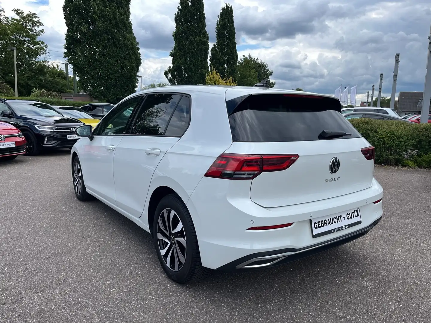 Volkswagen Golf VIII Active 1.0 TSI LED Kamera AppConnect Weiß - 2