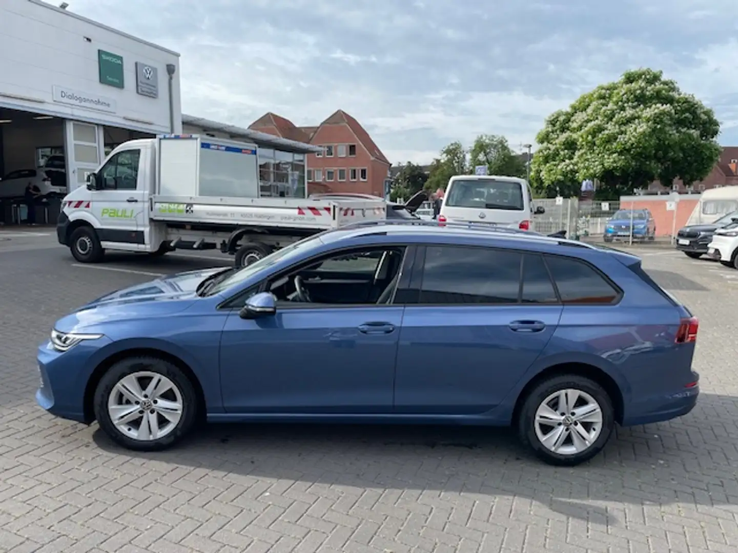 Volkswagen Golf VIII Variant 1.5TSi Life R-Kamera ACC NaviMedia... Blau - 2