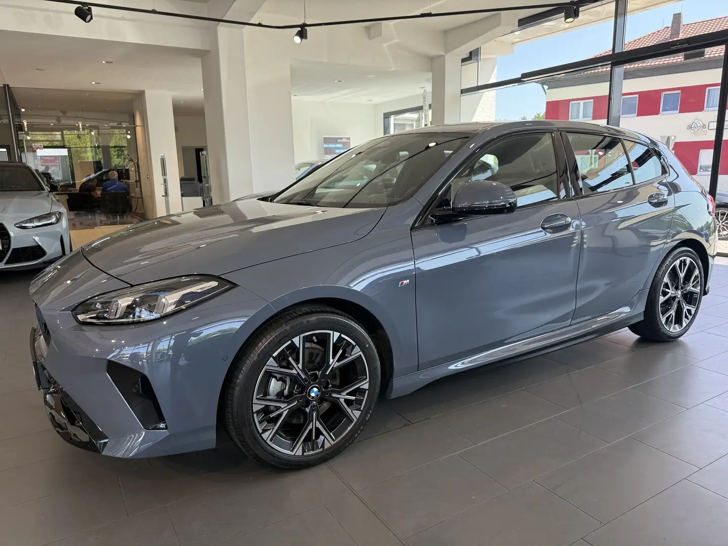 BMW 120 i M Sport M Sportpaket Head-Up HK HiFi DAB Gris - 2