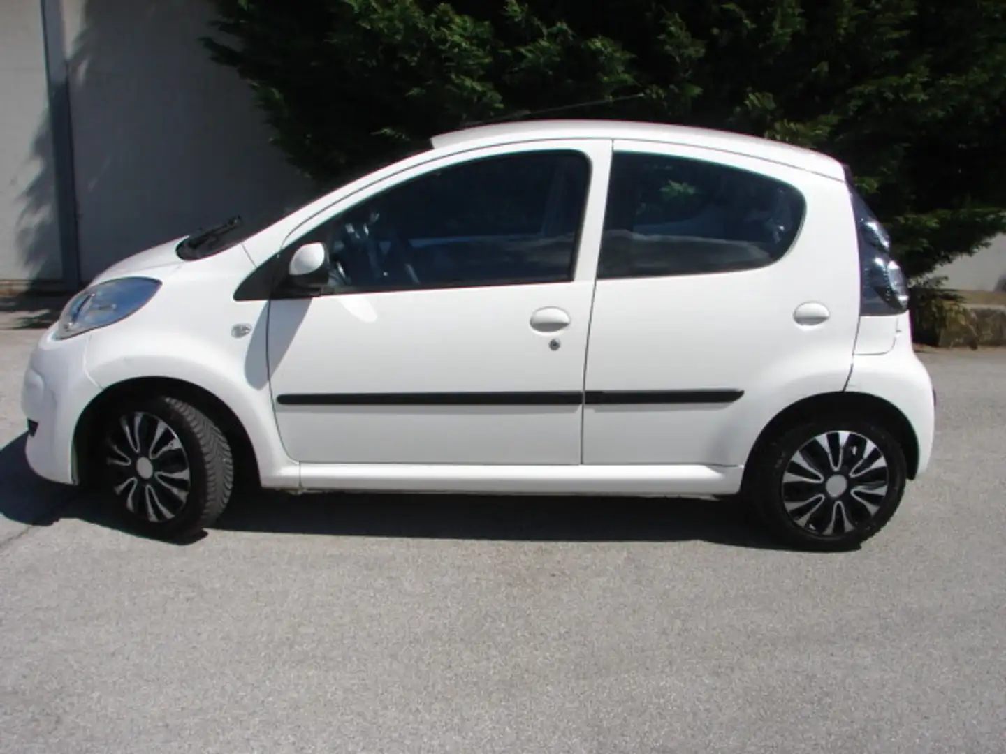 Citroen C1 1,0 Desire Airdream Weiß - 2