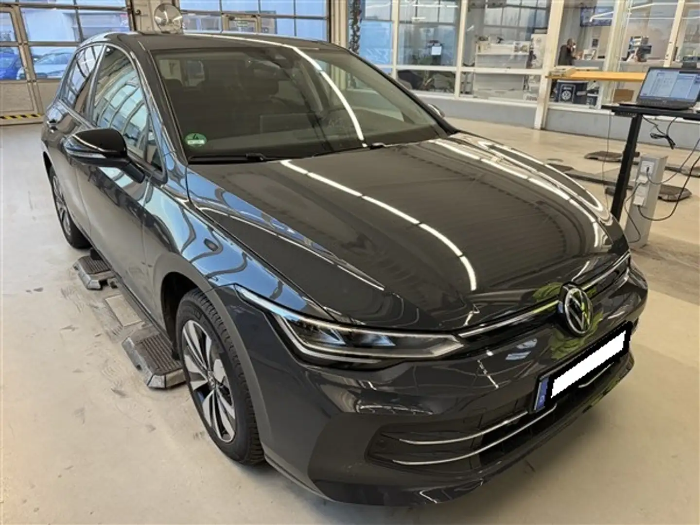 Volkswagen Golf VIII Lim. 1.5TSI Goal LED+ACC+DIGIPRO+++ Grau - 2